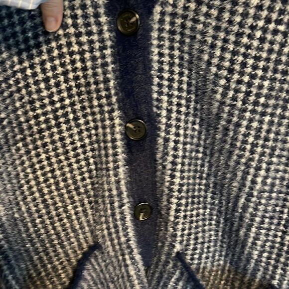COURT & ROWE-Houndstooth Eyelash Knit Cardigan in Navy Size Small - Picture 4 of 8